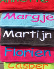 borduren op handdoek