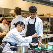 Ontdek de Voordelen van een Opleiding in de Horeca voor een Glansrijke Carrière