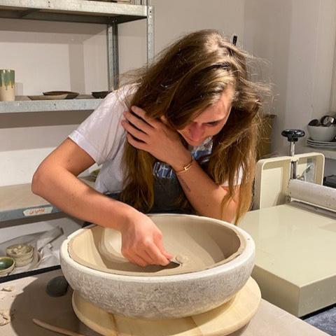 Ontdek de Creatieve Magie van een Kleien Workshop