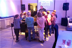 Uniek Kinderfeestje: DJ Workshop voor Jonge Muzikale Talenten